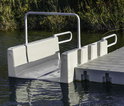 YAKport<sup>®</sup> Kayak Launch attached to 1000 Series dock